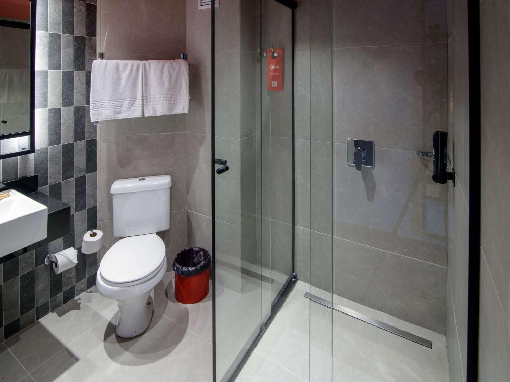 Ibis Curitiba Batel Hotel Bagian luar foto